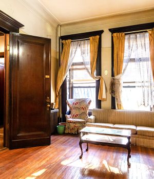 130w119-1500_0050_parlor2